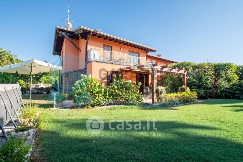 Trilocale in Via della Valle 34 — foto 9 di 36