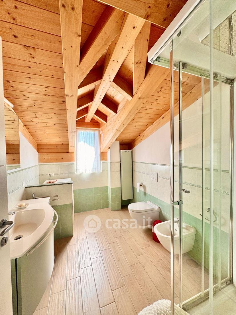 Villa in Via delle Scuole — foto 2 di 73