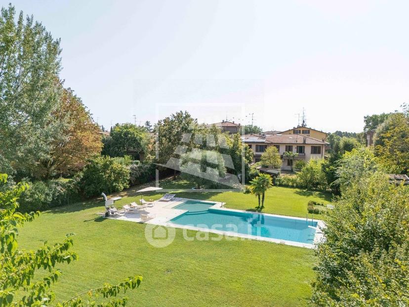 Villa in Via Gianni Rodari 16 — foto 16 di 89