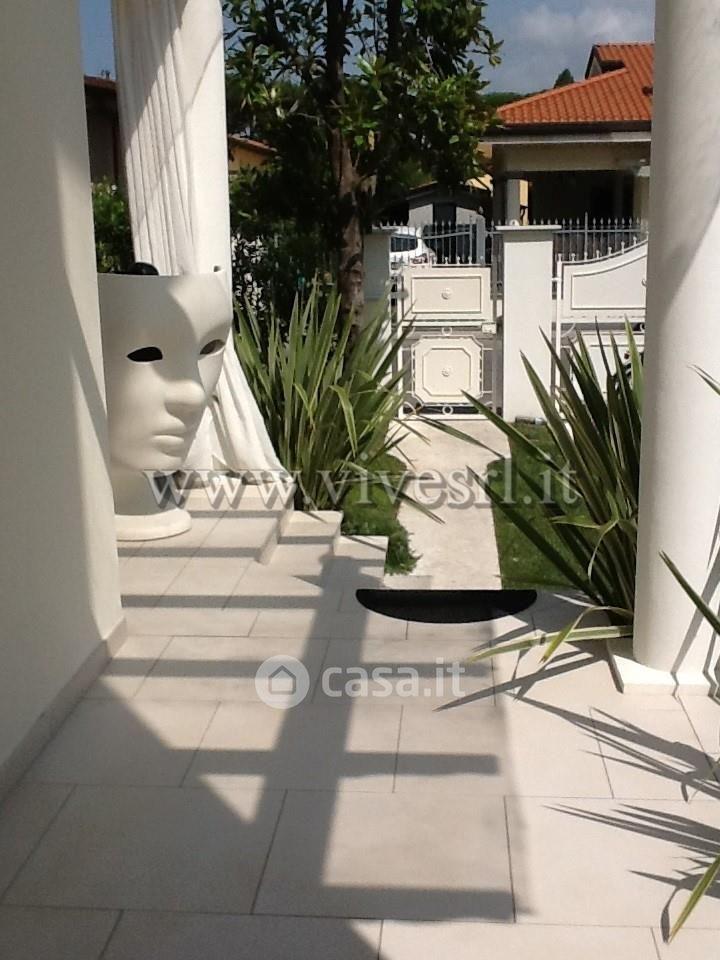 Villa in Via Leonardo da Vinci — foto 18 di 28