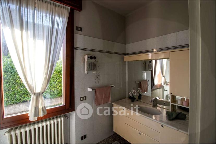 Villa in Via IV Novembre — foto 20 di 60