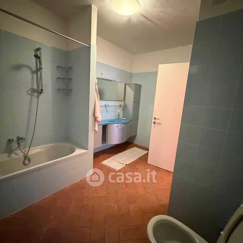 Trilocale in Via Per Esino 19 — foto 17 di 27