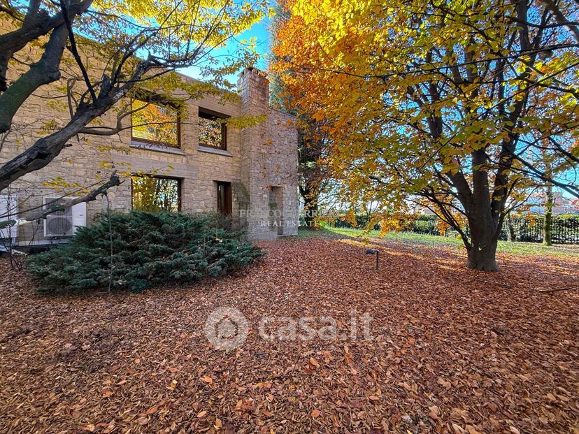 Villa in Via Alcide de Gasperi — foto 32 di 38