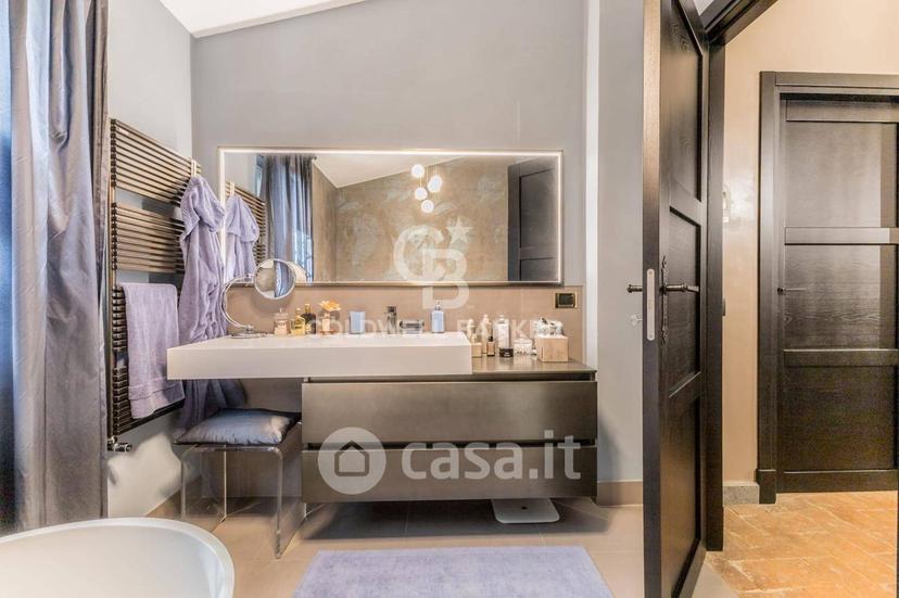 Villa in Strada Cassia Sud — foto 39 di 77
