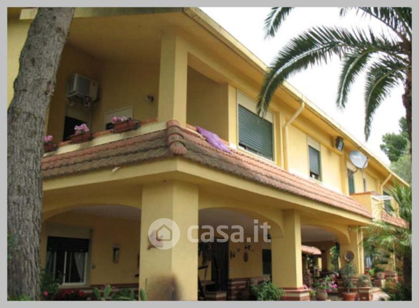 Villa in Viale Regina Margherita — foto 17 di 32