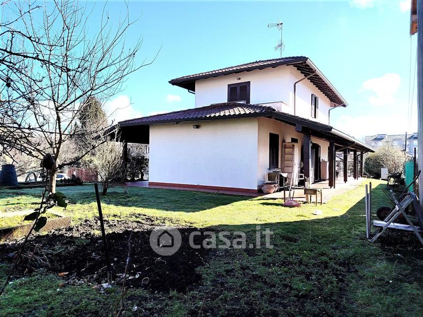 Villa in Via Gagnago — foto 18 di 32