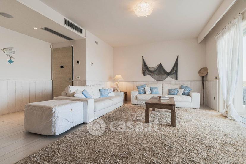 Villa in Via Punta Saline 12 — foto 3 di 24