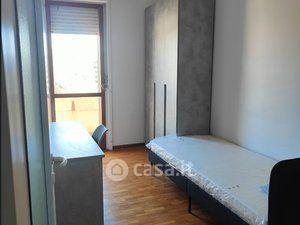 Stanza in Via Luigi Pellizzo 39 — foto 6 di 7