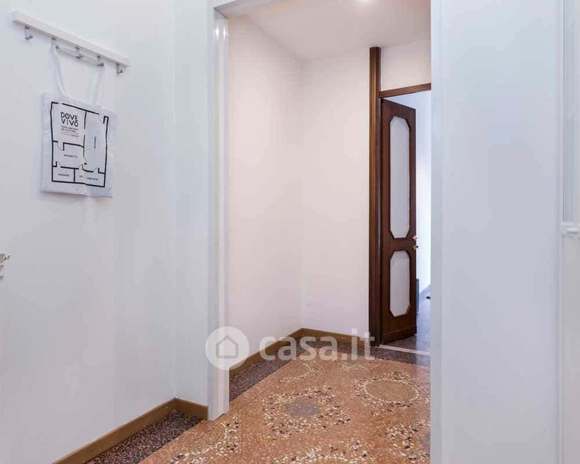 Stanza in Viale Giovanni Vicini 20 — foto 2 di 33