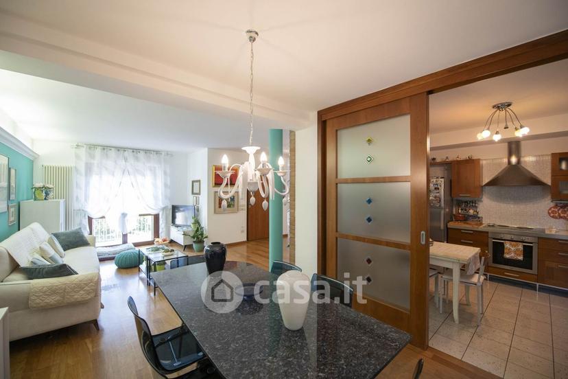 Villa in Via G. Brodolini 49 — foto 5 di 52