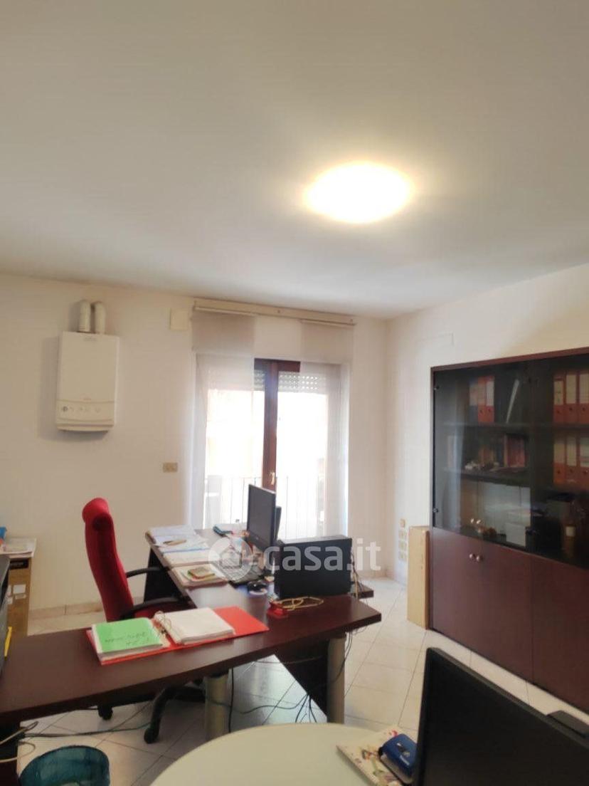 Trilocale in Via M. Bianco — foto 12 di 13