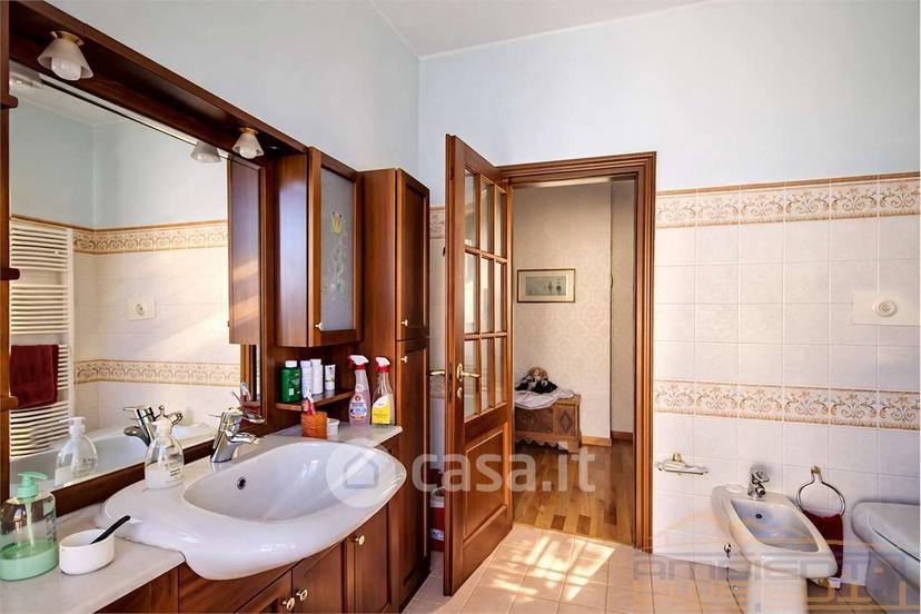 Villa in Via Edmondo de Amicis 6 — foto 49 di 51