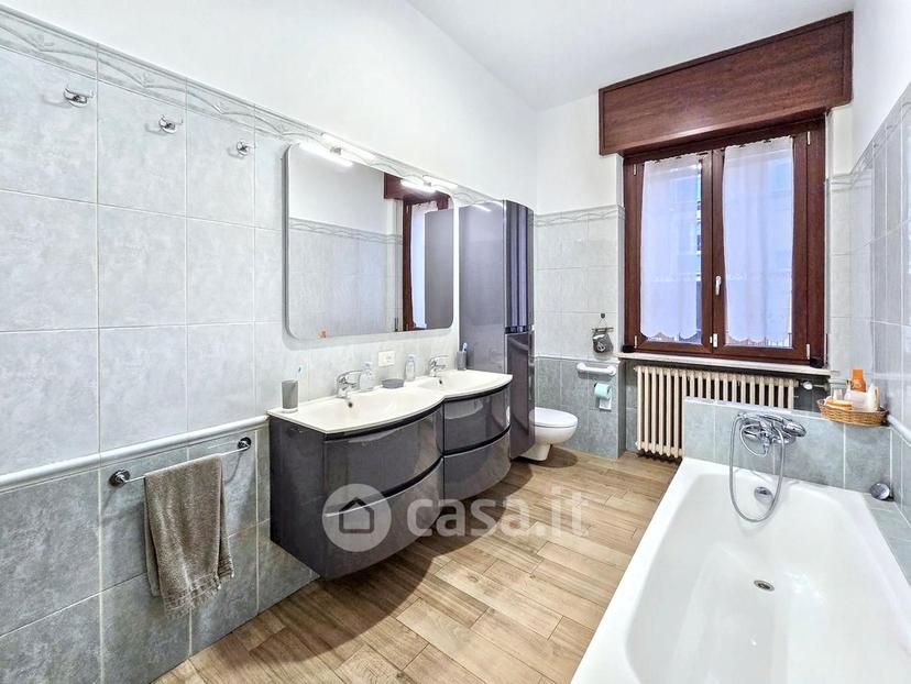 Villa in Viale Ugo Foscolo 46 — foto 12 di 70