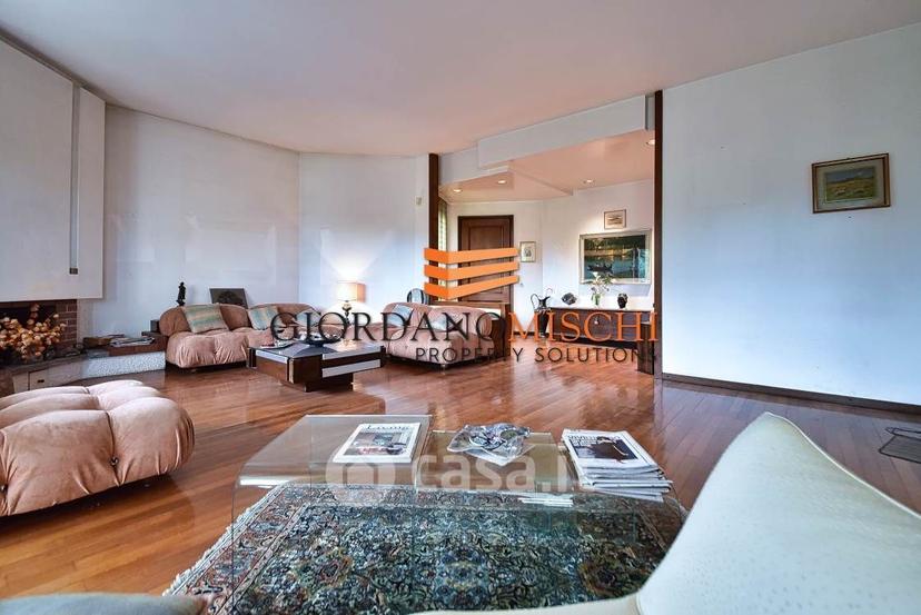 Appartamento in Via A. Villa 20 — foto 30 di 53