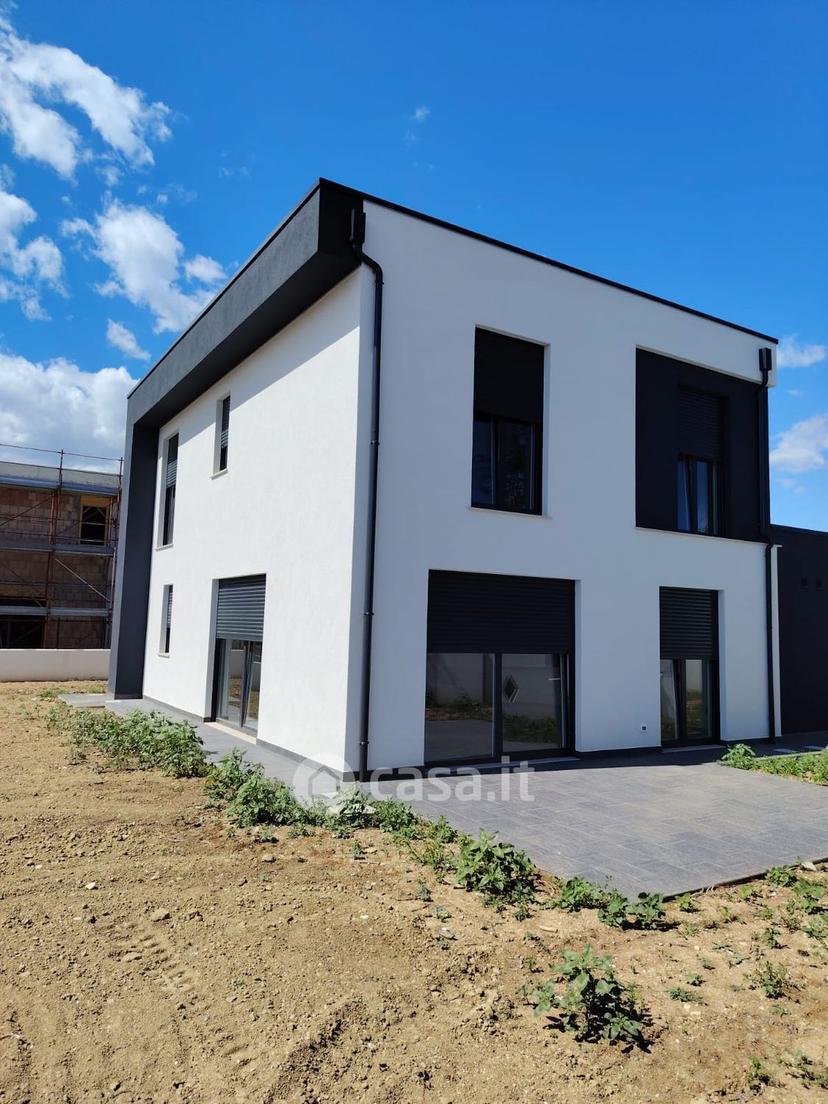 Villa in Via A. Peracchia — foto 17 di 20