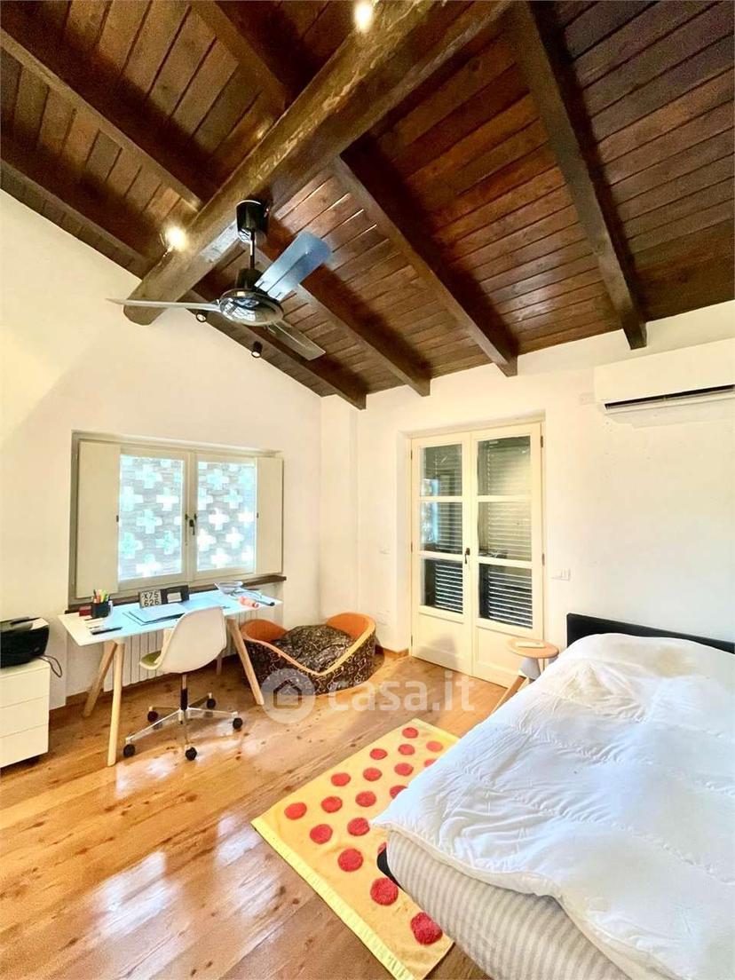 Villa in Via Giosuè Carducci 33 — foto 13 di 29