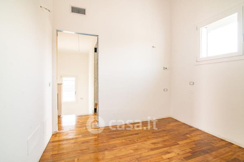 Villa in Via Mario Baratta — foto 56 di 63