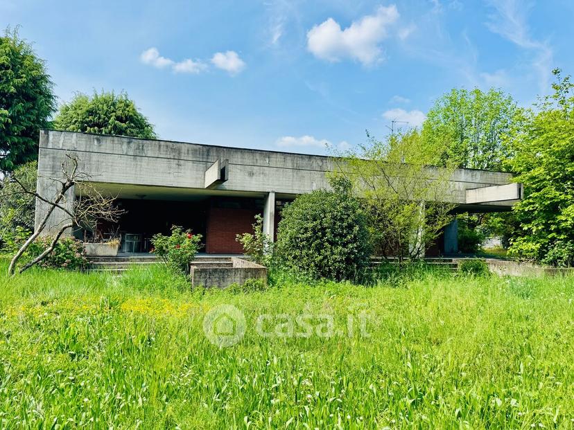 Villa in Via Giosuè Carducci 20 a — foto 11 di 182