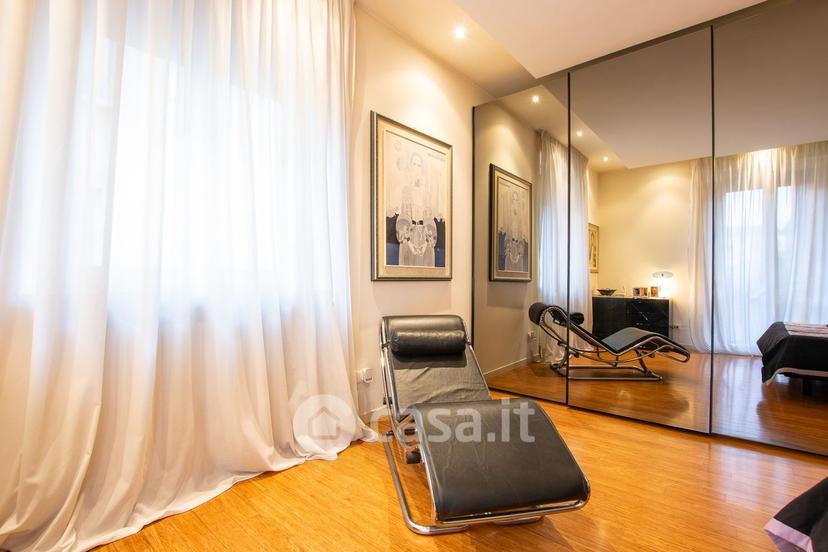 Trilocale in Via Fratelli Bronzetti 16 — foto 49 di 54
