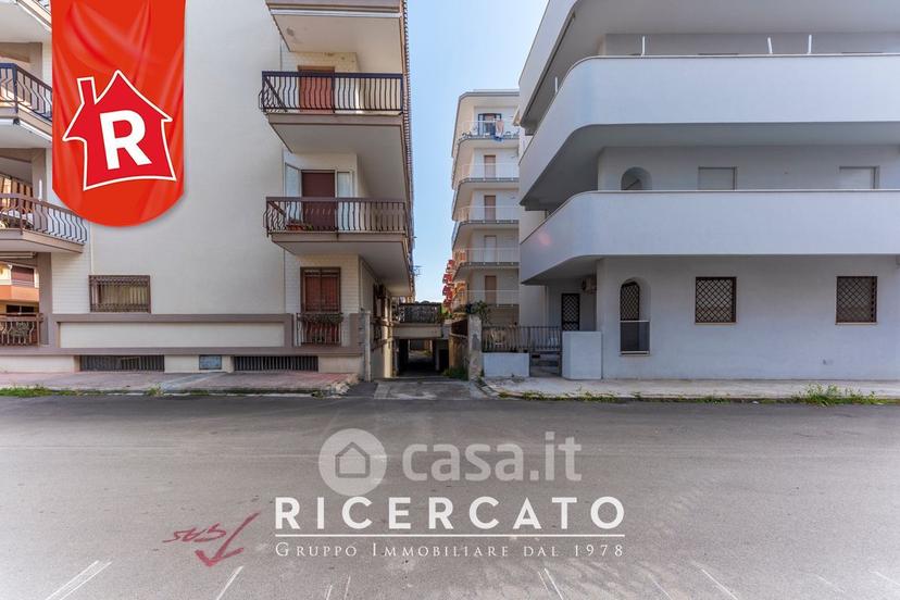 Quadrilocale in Via Francesco Petrarca 11 — foto 52 di 52