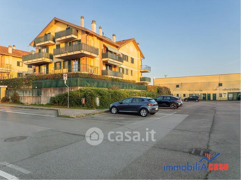 Trilocale in Via Corelli 27 — foto 18 di 33
