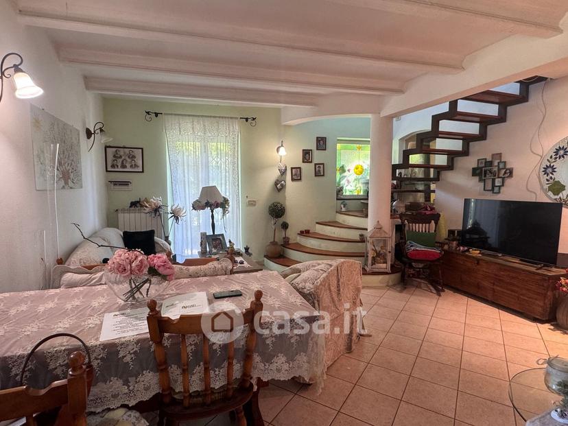 Villa in Via Brigate Partigiane 1 — foto 11 di 32