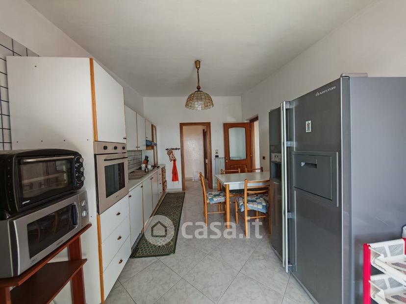 Quadrilocale in Via Generale Pasquale Tenga 33 — foto 2 di 42
