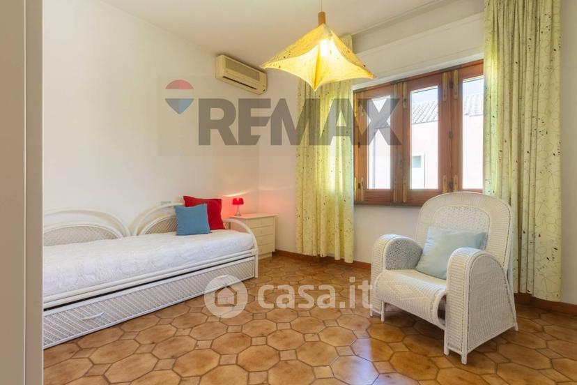 Villa in Via Bartolomeo Colleoni 10 — foto 2 di 46