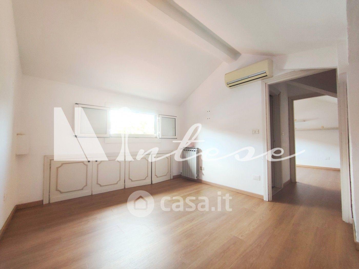 Trilocale in Via Ceriolo Giovanni 3