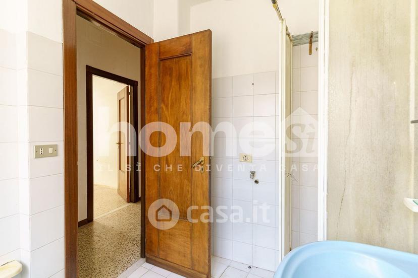 Bilocale in Via Giosuè Carducci 18 — foto 3 di 33
