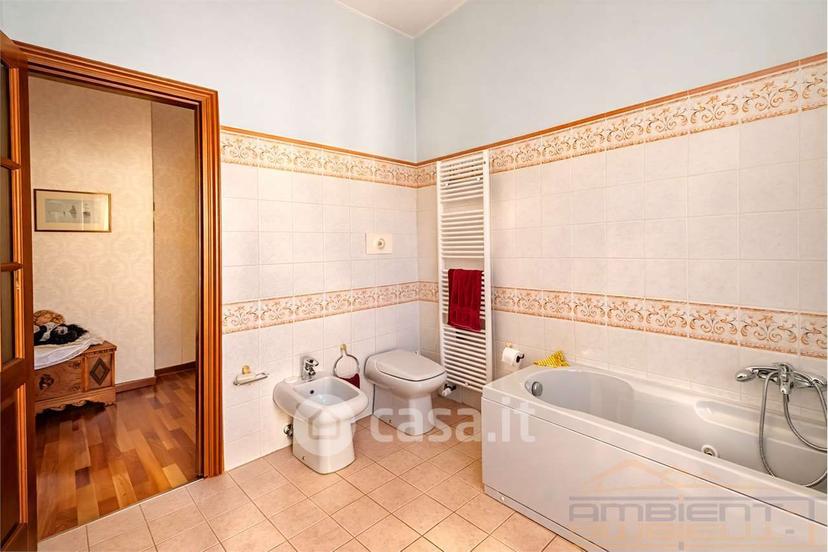 Villa in Via Edmondo de Amicis 6 — foto 23 di 51