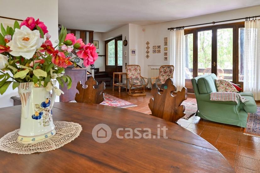 Villa in Viale Belvedere 14 — foto 12 di 77