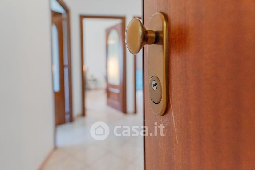 Stanza in Corso Peschiera 335 — foto 4 di 49