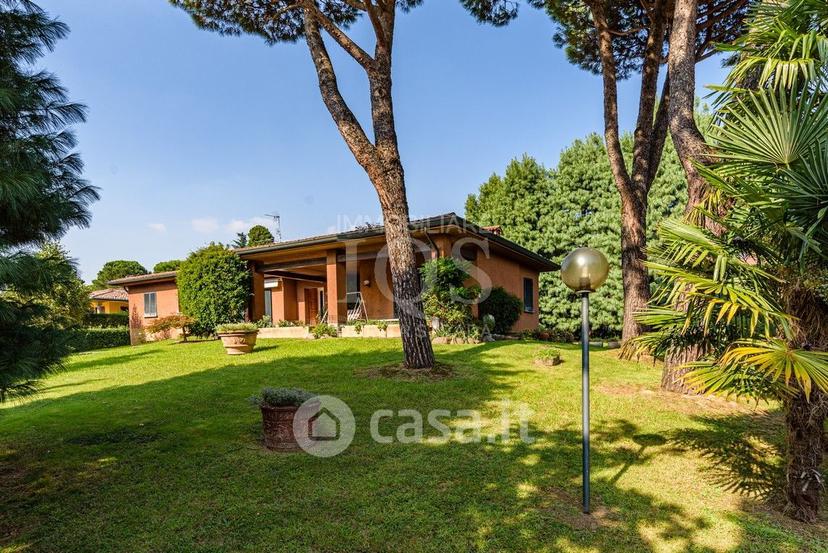 Villa in Via U. Foscolo 16 — foto 12 di 31