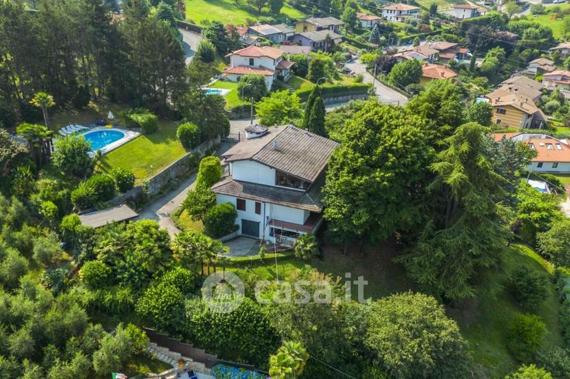 Villa in Via Francesco Petrarca — foto 16 di 22