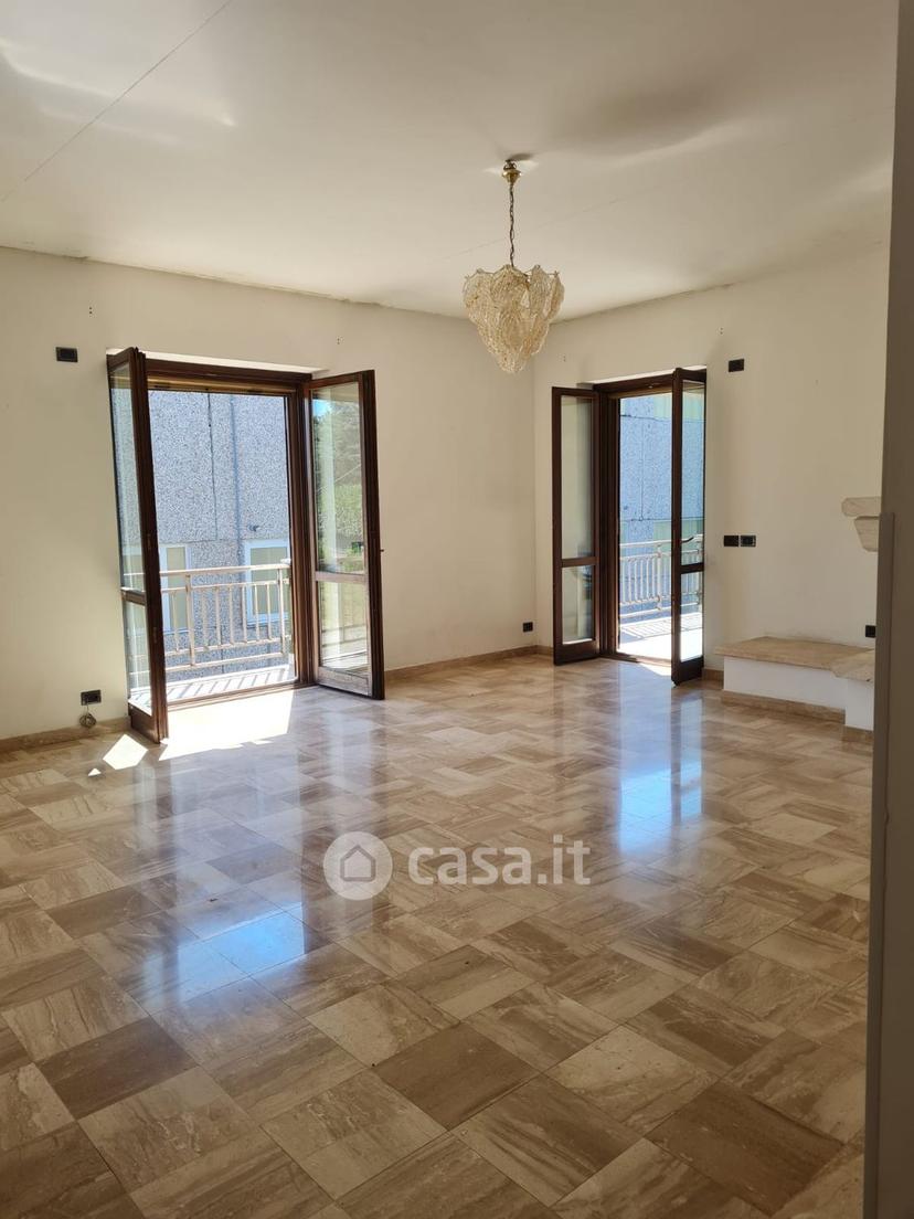 Villa in Via Rosselli 27 — foto 30 di 43