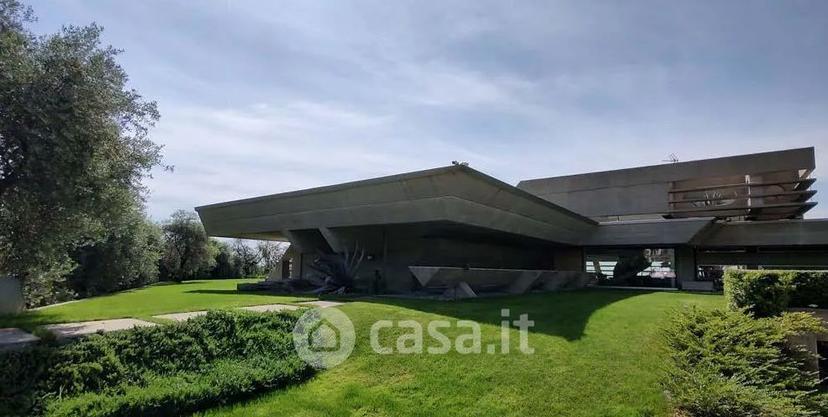Villa in Via Monte Suello 18 — foto 25 di 56