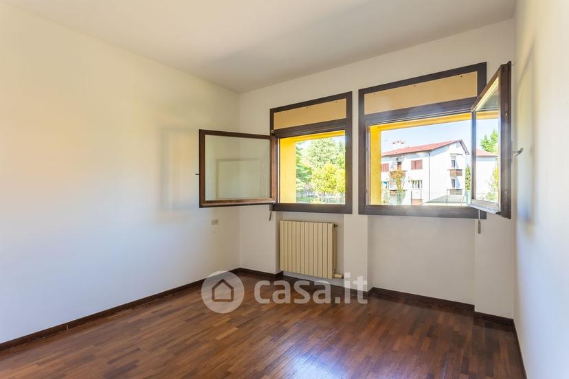 Trilocale in Via Ugo Foscolo 12 — foto 19 di 41