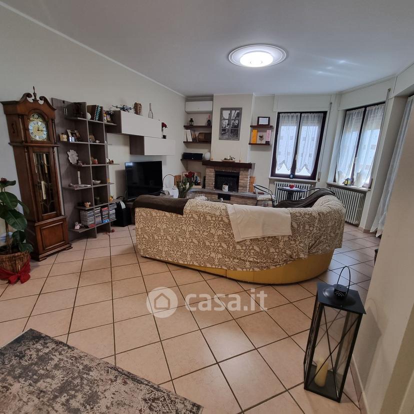 Villa in Via Ugo Foscolo 28 — foto 26 di 43