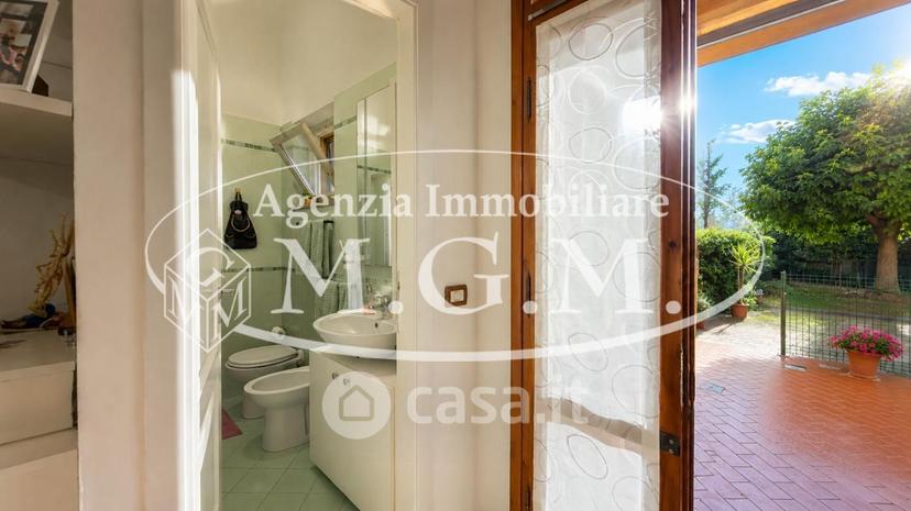 Quadrilocale in Via Fratelli Rosselli — foto 41 di 43