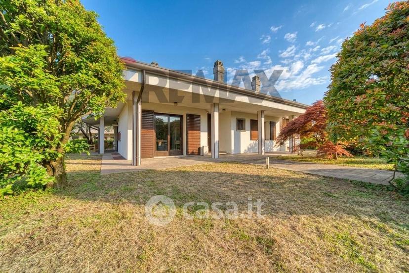 Villa in Via G. Rossa 2 — foto 8 di 22