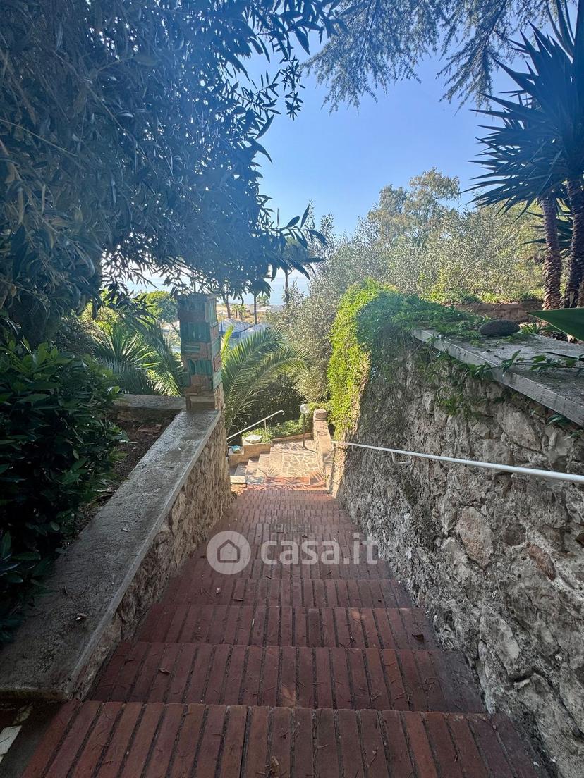 Villa in Via Appia 104 /200 — foto 67 di 136