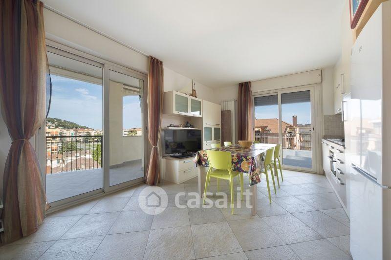 Trilocale in Via A. Carminati 104 — foto 3 di 34