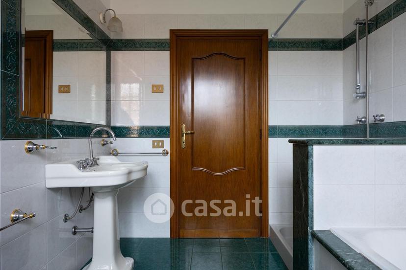 Trilocale in Via Livorno — foto 32 di 51