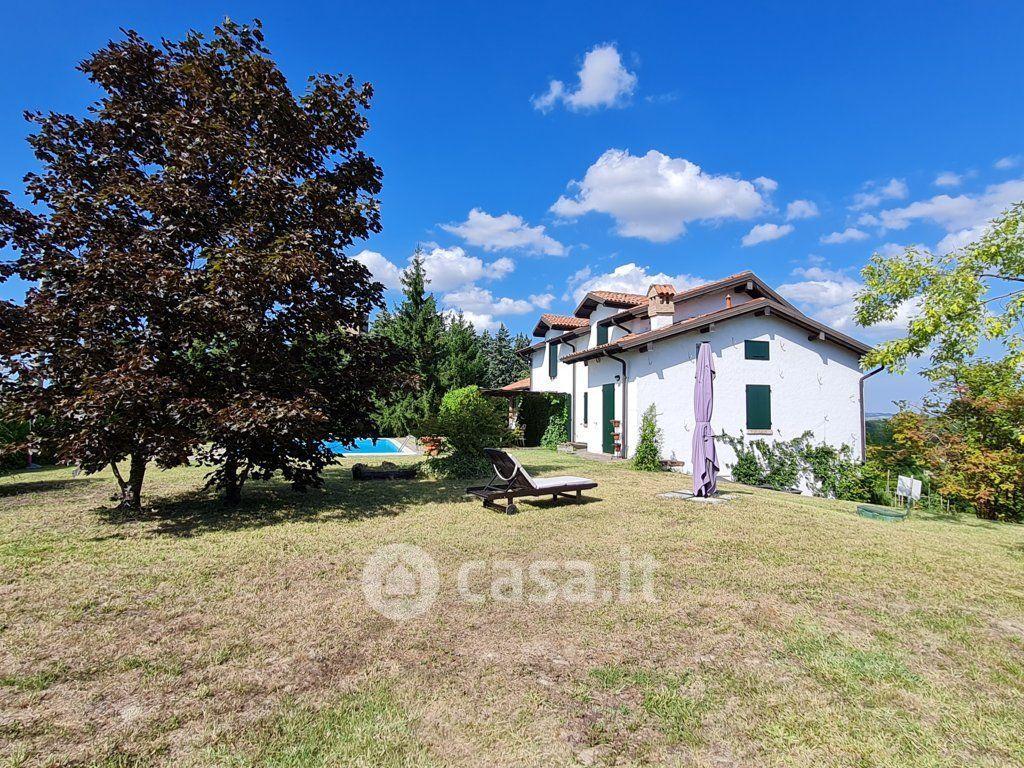 Villa in Frazione Zuccarello