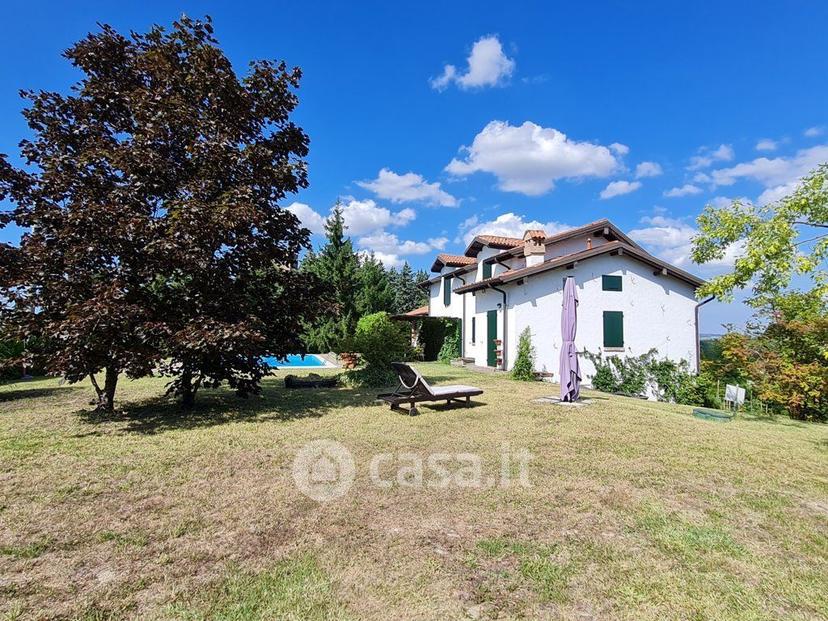 Villa in Frazione Zuccarello