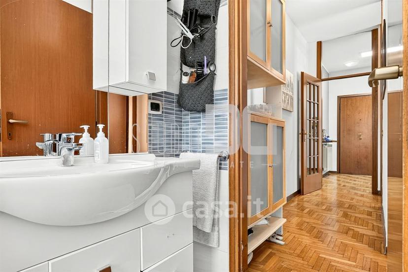 Trilocale in Viale Vittorio Veneto 17 — foto 19 di 19