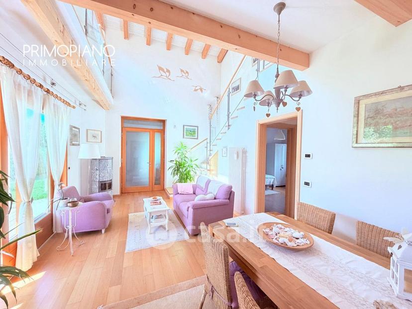 Villa in Frazione Frisanchi — foto 13 di 39