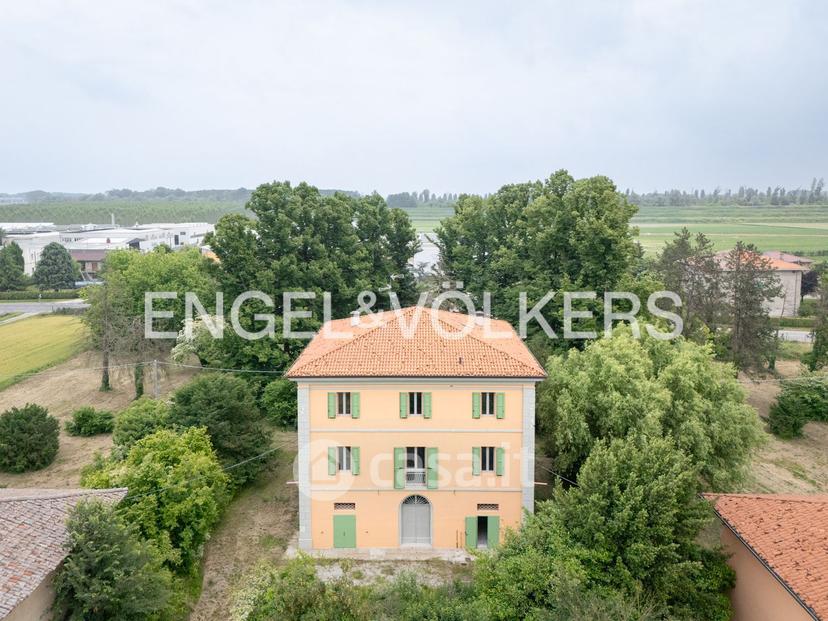 Villa in Via Statale 276 — foto 2 di 40