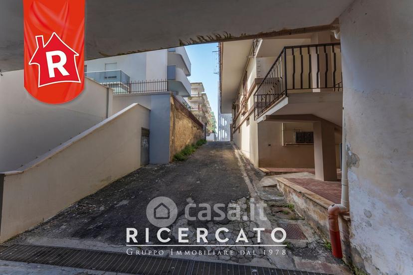 Quadrilocale in Via Francesco Petrarca 11 — foto 9 di 52